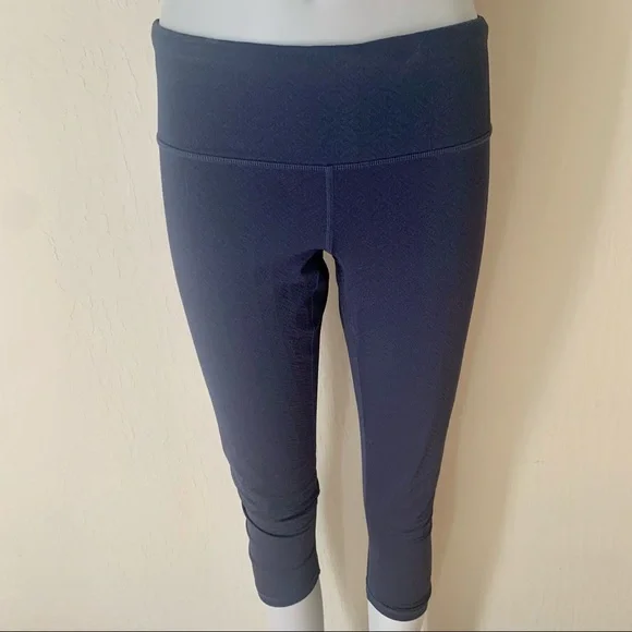 PRANA Textured Ruched Cropped Capri Blue Leggings - Picture 6 of 12